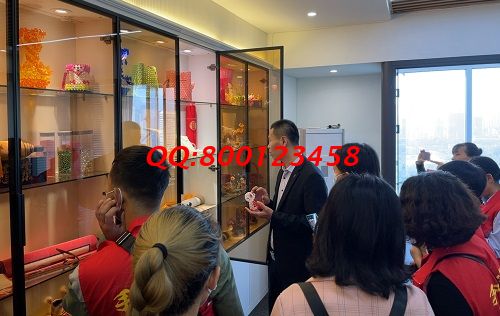 10月10日，加工費(fèi)結(jié)算，這個(gè)正規(guī)手工活外發(fā)加工企業(yè)的手工活代加工項(xiàng)目是這樣的，圖為手工之家優(yōu)秀繡娘培訓(xùn)會(huì)剪影